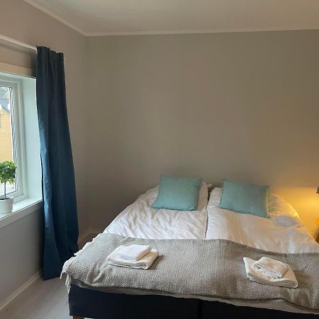 Romslig Leilighet Sentralt I Svolvaer Sentrum Exterior foto
